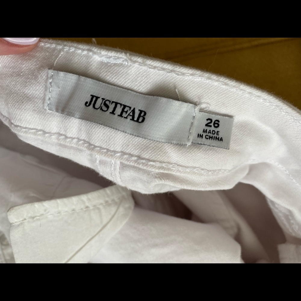 JustFab White High-Rise Cropped Wide Leg Jeans - Picture 6 of 6